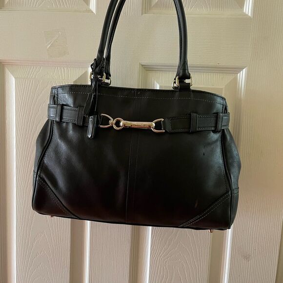 COACH HAMPTON soft Leather Black Medium Satchel with silver tone accents . - Picture 4 of 15